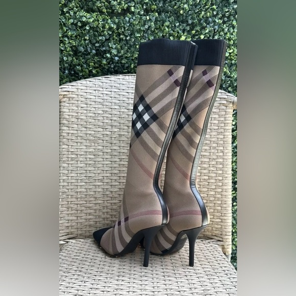 BURBERRY Square-toe sock boots knitted with our Exaggerated Check - Picture 2 of 9